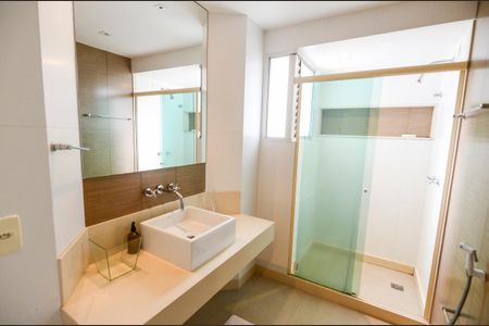 Apartamento à venda com 167m², 3 quartos e 2 vagasBanheiro Social