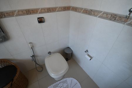 Casa à venda com 207m², 4 quartos e 2 vagasBanheiro 2