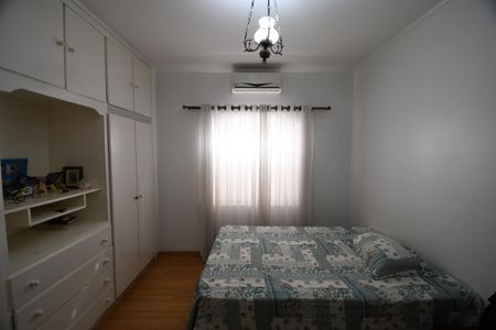 Casa à venda com 207m², 4 quartos e 2 vagasQuarto 2