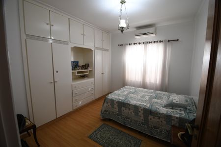 Casa à venda com 207m², 4 quartos e 2 vagasQuarto 2