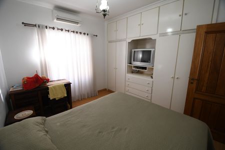 Casa à venda com 207m², 4 quartos e 2 vagasQuarto 1