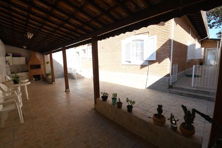 Casa à venda com 207m², 4 quartos e 2 vagasÁrea Externa