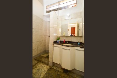 Casa à venda com 170m², 4 quartos e 3 vagas Casa à venda com 170m², 4 quartos e 3 vagasBanheiro Social