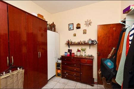 Quarto 1  de casa à venda com 4 quartos, 170m² em Sagrada Família, Belo Horizonte