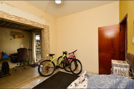 Casa à venda com 170m², 4 quartos e 3 vagas Casa à venda com 170m², 4 quartos e 3 vagasSuite