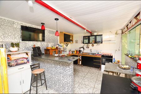 Casa à venda com 170m², 4 quartos e 3 vagas Casa à venda com 170m², 4 quartos e 3 vagasCozinha - Edícula