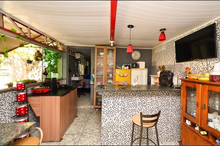 Casa à venda com 170m², 4 quartos e 3 vagas Casa à venda com 170m², 4 quartos e 3 vagasCozinha - Edícula