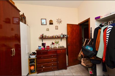 Casa à venda com 170m², 4 quartos e 3 vagas Casa à venda com 170m², 4 quartos e 3 vagasQuarto 1