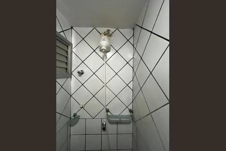 Banheiro Social de kitnet/studio para alugar com 1 quarto, 61m² em Conjunto 1, Brasília