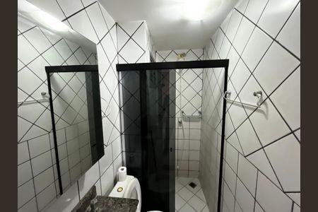 Banheiro Social de kitnet/studio para alugar com 1 quarto, 61m² em Conjunto 1, Brasília