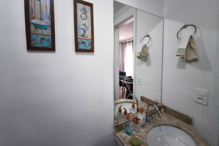 Apartamento à venda com 67m², 2 quartos e 1 vagaBanheiro Social