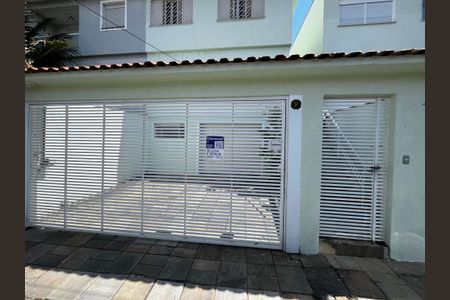 Casa à venda com 200m², 4 quartos e 4 vagasFachada - Placa