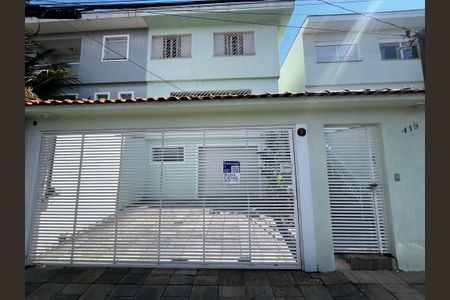 Casa à venda com 200m², 4 quartos e 4 vagasFachada - Placa