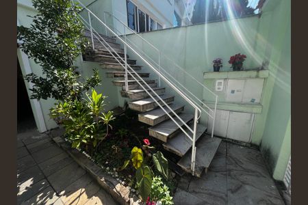 Casa à venda com 200m², 4 quartos e 4 vagasGaragem