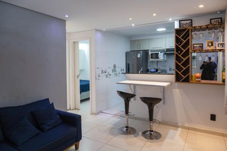 Sala de apartamento para alugar com 2 quartos, 43m² em Água Chata, Guarulhos