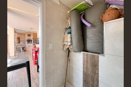 Casa de condomínio para alugar com 260m², 3 quartos e 4 vagas Casa de condomínio para alugar com 260m², 3 quartos e 4 vagasBanheiro da Churrasqueira