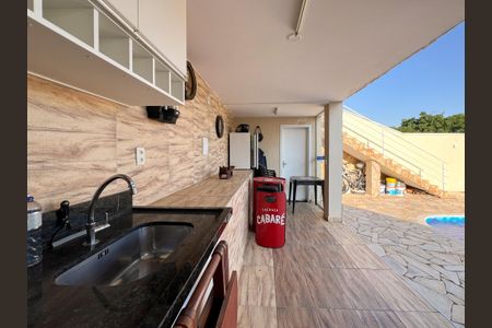 Casa de condomínio para alugar com 260m², 3 quartos e 4 vagas Casa de condomínio para alugar com 260m², 3 quartos e 4 vagasChurrasqueira