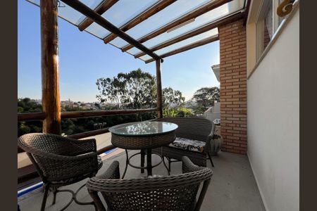 Casa de condomínio para alugar com 260m², 3 quartos e 4 vagas Casa de condomínio para alugar com 260m², 3 quartos e 4 vagasVaranda da Sala