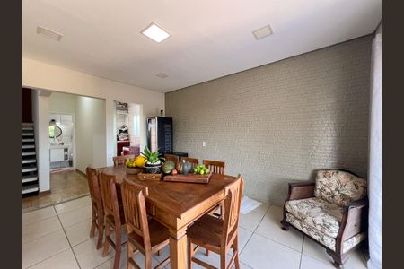 Casa de condomínio para alugar com 260m², 3 quartos e 4 vagas Casa de condomínio para alugar com 260m², 3 quartos e 4 vagasSala de Jantar 2
