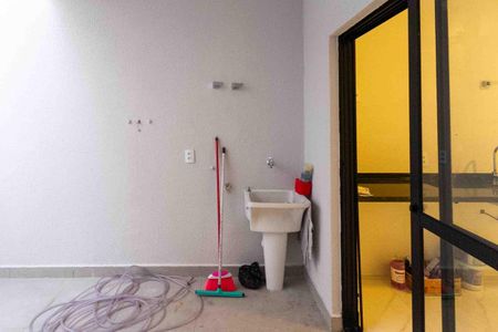 Casa à venda com 120m², 3 quartos e 2 vagasÁrea de Serviço