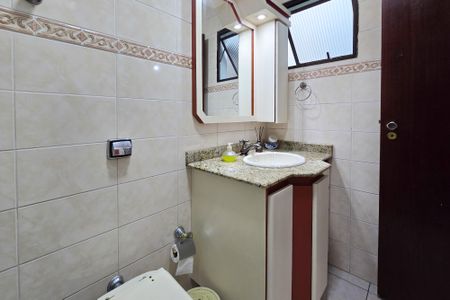 Casa à venda com 196m², 3 quartos e 2 vagasBanheiro Social