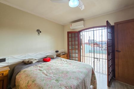 Casa à venda com 196m², 3 quartos e 2 vagasSuíte