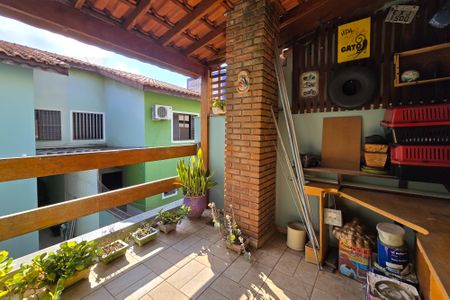 Casa à venda com 196m², 3 quartos e 2 vagasVaranda