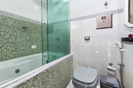 Casa à venda com 196m², 3 quartos e 2 vagasBanheiro - Suíte