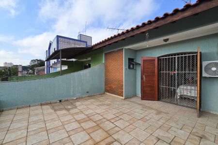 Casa à venda com 196m², 3 quartos e 2 vagasSacada - Suíte