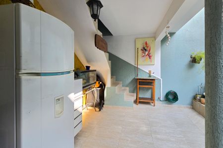 Casa à venda com 196m², 3 quartos e 2 vagasÁrea - Churrasqueira