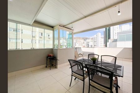 Apartamento à venda com 130m², 2 quartos e 2 vagas Apartamento à venda com 130m², 2 quartos e 2 vagasVaranda da Sala