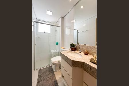 Apartamento à venda com 130m², 2 quartos e 2 vagas Apartamento à venda com 130m², 2 quartos e 2 vagasBanheiro social