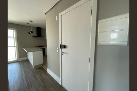 Corredor de apartamento para alugar com 2 quartos, 80m² em Granja Viana, Cotia