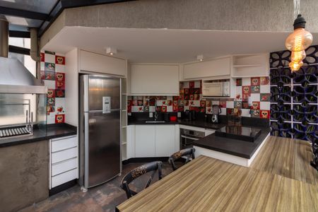 Apartamento à venda com 210m², 3 quartos e 3 vagasCobertura - churrasqueira