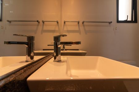 Apartamento à venda com 210m², 3 quartos e 3 vagasBanheiro suíte 2