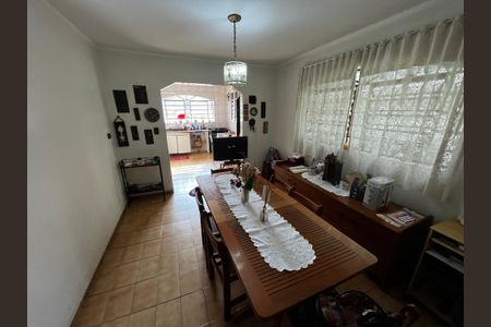 Casa à venda com 210m², 3 quartos e 6 vagasCopa
