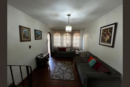 Casa à venda com 210m², 3 quartos e 6 vagasSala