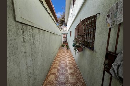Casa à venda com 210m², 3 quartos e 6 vagasCorredor Externo