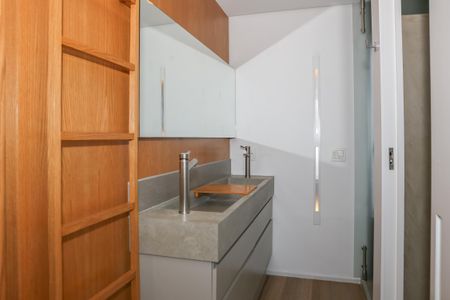Apartamento para alugar com 140m², 3 quartos e 2 vagas Apartamento para alugar com 140m², 3 quartos e 2 vagasBanheiro da Suíte 1