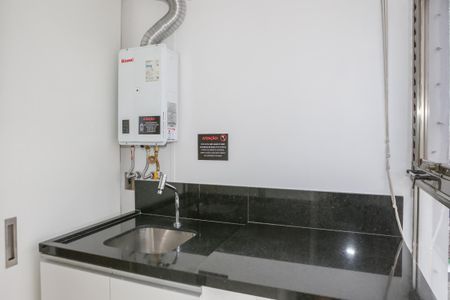 Apartamento para alugar com 140m², 3 quartos e 2 vagas Apartamento para alugar com 140m², 3 quartos e 2 vagasCozinha e Área de Serviço