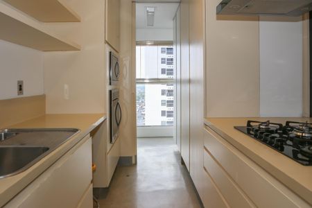 Apartamento para alugar com 140m², 3 quartos e 2 vagas Apartamento para alugar com 140m², 3 quartos e 2 vagasCozinha e Área de Serviço