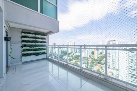 Apartamento para alugar com 197m², 3 quartos e 3 vagasVaranda