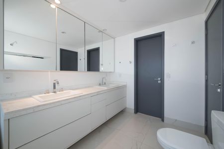 Apartamento para alugar com 197m², 3 quartos e 3 vagasBanheiro da Suíte 3