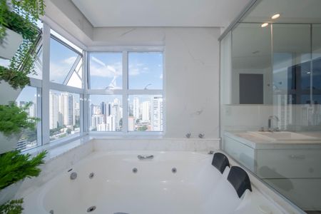 Apartamento para alugar com 197m², 3 quartos e 3 vagasBanheiro da Suíte 3