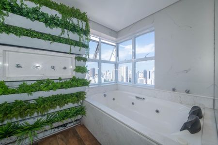 Apartamento para alugar com 197m², 3 quartos e 3 vagasBanheiro da Suíte 3