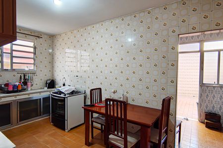 Casa à venda com 350m², 3 quartos e 3 vagas Casa à venda com 350m², 3 quartos e 3 vagasCozinha