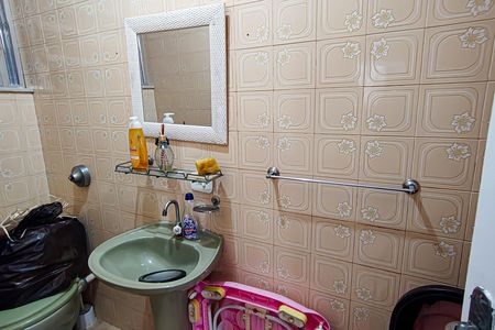 Casa à venda com 350m², 3 quartos e 3 vagas Casa à venda com 350m², 3 quartos e 3 vagasLavabo