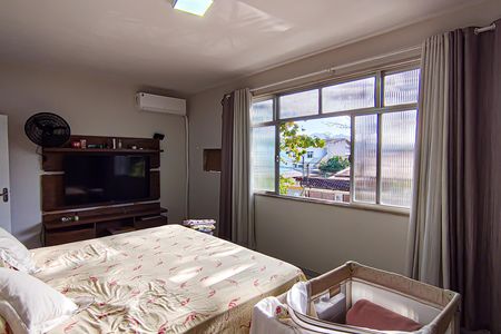 Casa à venda com 350m², 3 quartos e 3 vagas Casa à venda com 350m², 3 quartos e 3 vagasSuíte