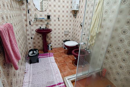 Casa à venda com 350m², 3 quartos e 3 vagas Casa à venda com 350m², 3 quartos e 3 vagasBanheiro