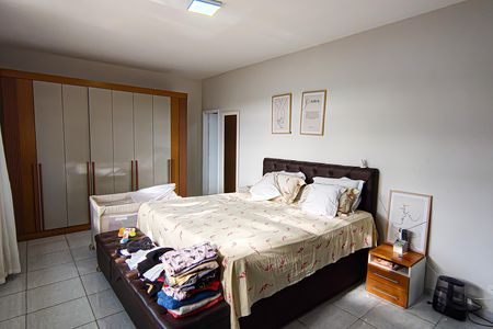 Casa à venda com 350m², 3 quartos e 3 vagas Casa à venda com 350m², 3 quartos e 3 vagasquarto 3 suite
